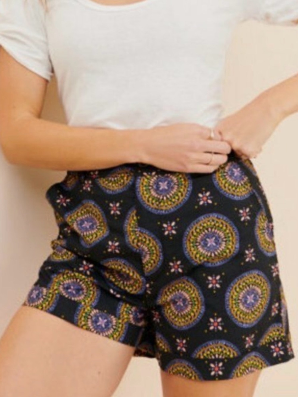 Maeve Anthropologie Abstract City Black Motif High Rise Shorts 4 Boho Festival
